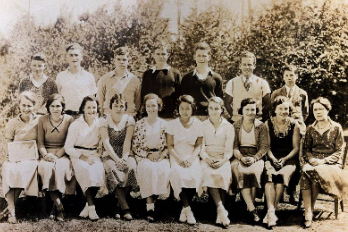 Qualicum Beach High School class of 1932. Shima Umemoto is sixth from left in front row. (Photo courtesy of Qualicum Beach Museum Archives)