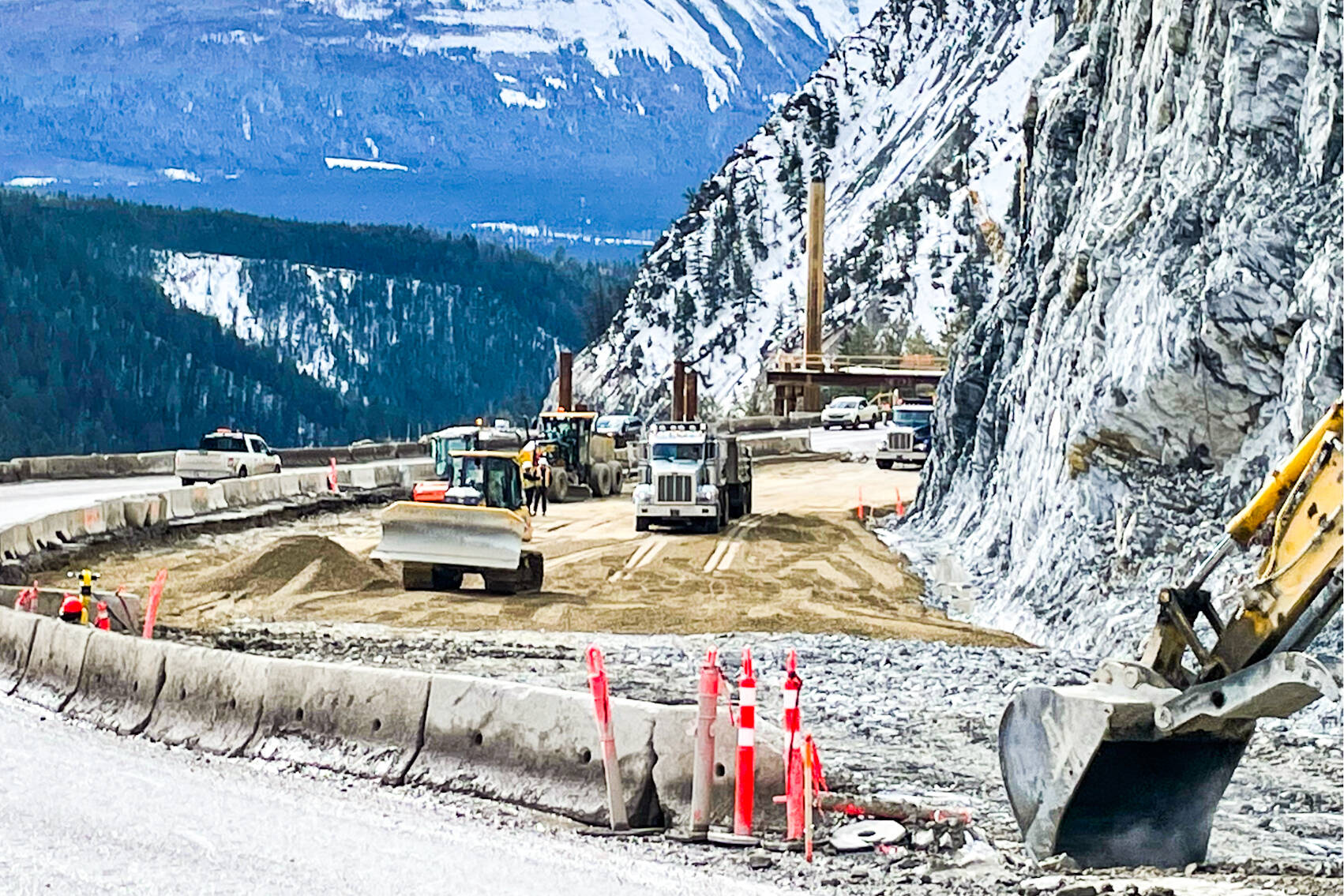 Kicking Horse Canyon extended closures are back, with a one month closure that comes into effect on April 19 and will last until the May long weekend. (MOTI photo)