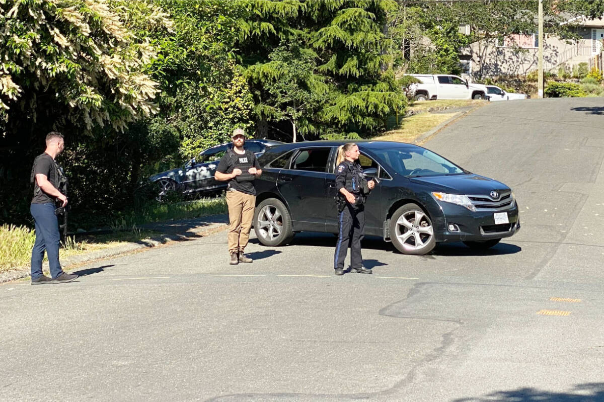 Police stationed between Richmond Road and Shelbourne Street block access to the area. (Justin Samanski-Langille/News Staff)