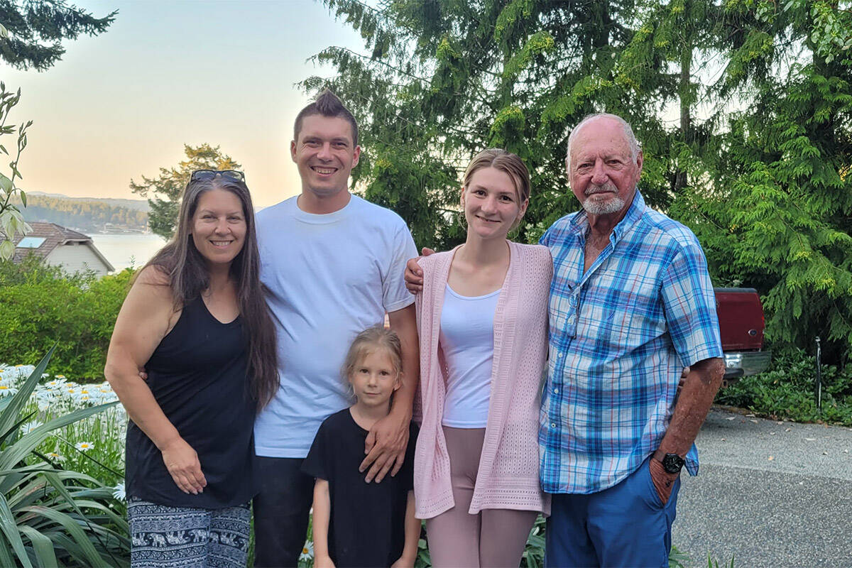 Paul Fussell and Cathy Jansen are hosting the Didenko family (center), who fled to Canada after Ukraine was invaded by Russia. (Black Press Media)
