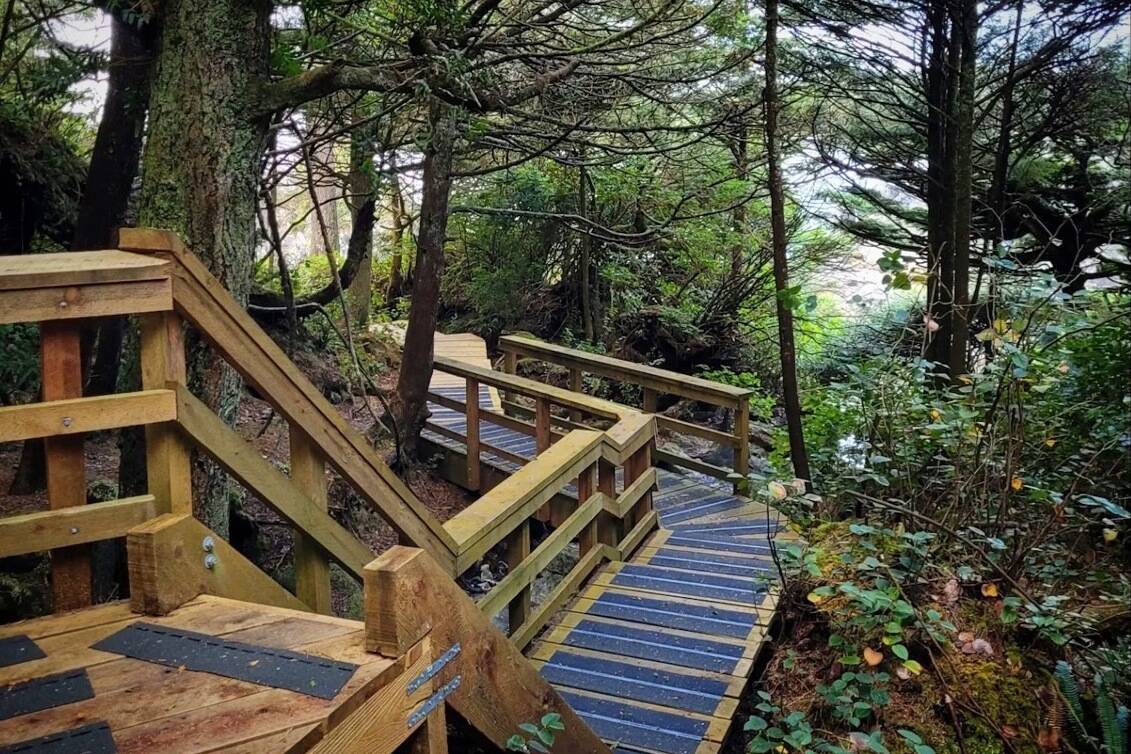 The new million dollar boardwalk leading to the natural hot springs in Ahousaht territory was built in partnership with 43K Wilderness Solutions, Maaqutusiis Hahoulthee Stewardship Society, and BC Parks. (Keltsmaht Adventures photo)