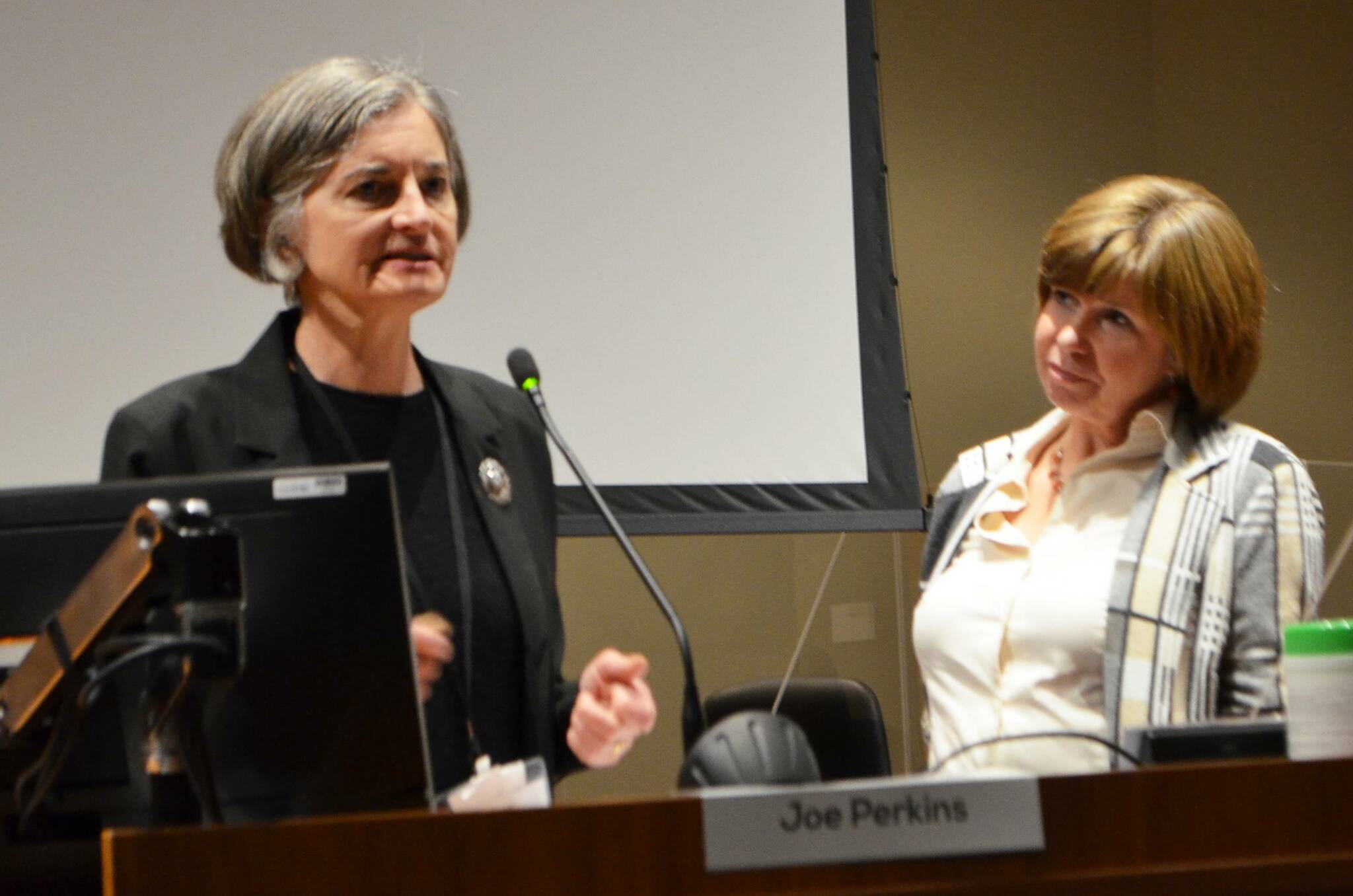 Signy Madden, United Way B.C. regional director, left, and Sheila Malcolmson, B.C. minister of mental health and addictions, present at the Vancouver Island Economic Alliance’s State of the Island Economic Summit at the Vancouver Island Conference Centre on Wednesday, Oct. 26. (Mandy Moraes/News Bulletin)