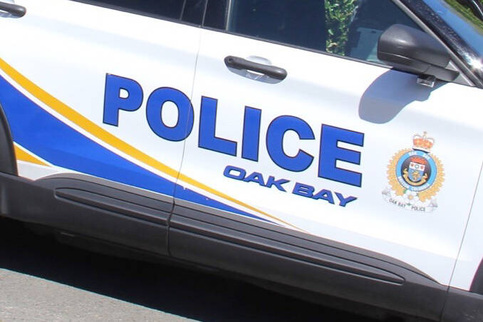 A commercial alarm alerted police to a smashed window and stolen sunglasses last week. (Black Press Media file photo)