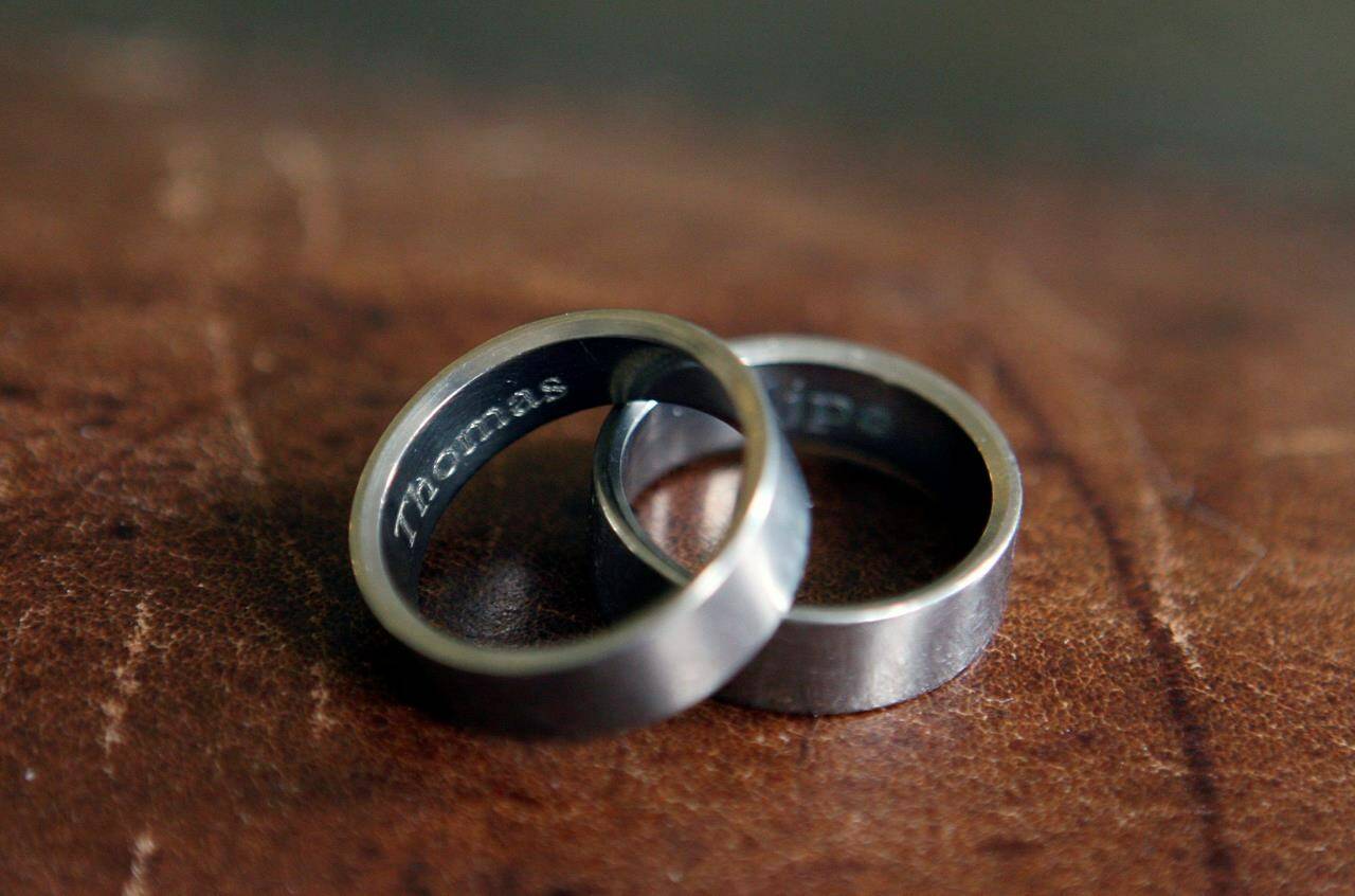 Wedding rings sit on a table in Memphis, Tenn. on March 22, 2015. THE CANADIAN PRESS/AP-Karen Pulfer Focht