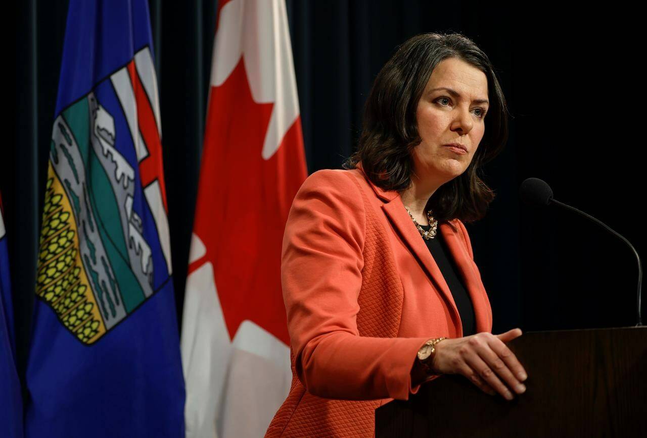 Alberta Premier Danielle Smith gives a government update in Calgary, Tuesday, Jan. 10, 2023. THE CANADIAN PRESS/Jeff McIntosh