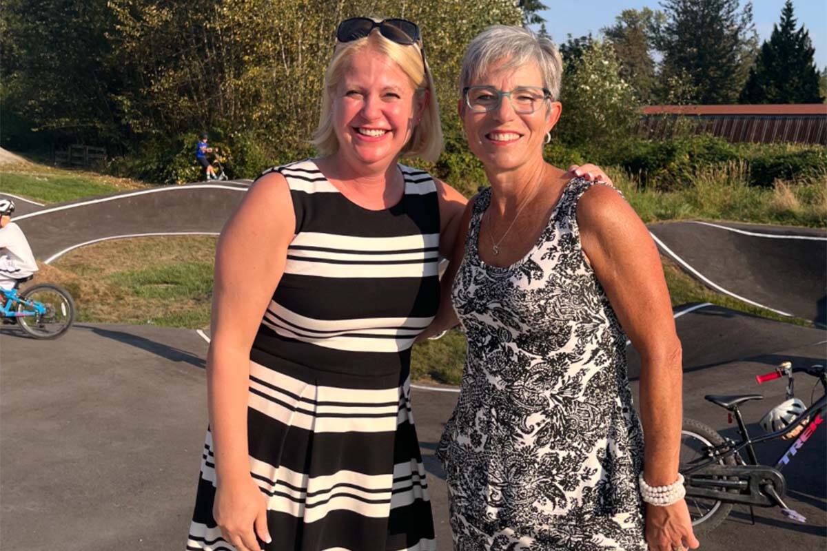 Minister of Post-Secondary Education and Future Skills Selina Robinson (right) says she has cancer again. Minister of Tourism, Arts and Culture Lisa Beare (left) predicted that her cabinet colleague would beat cancer a second time. (Twitter)
