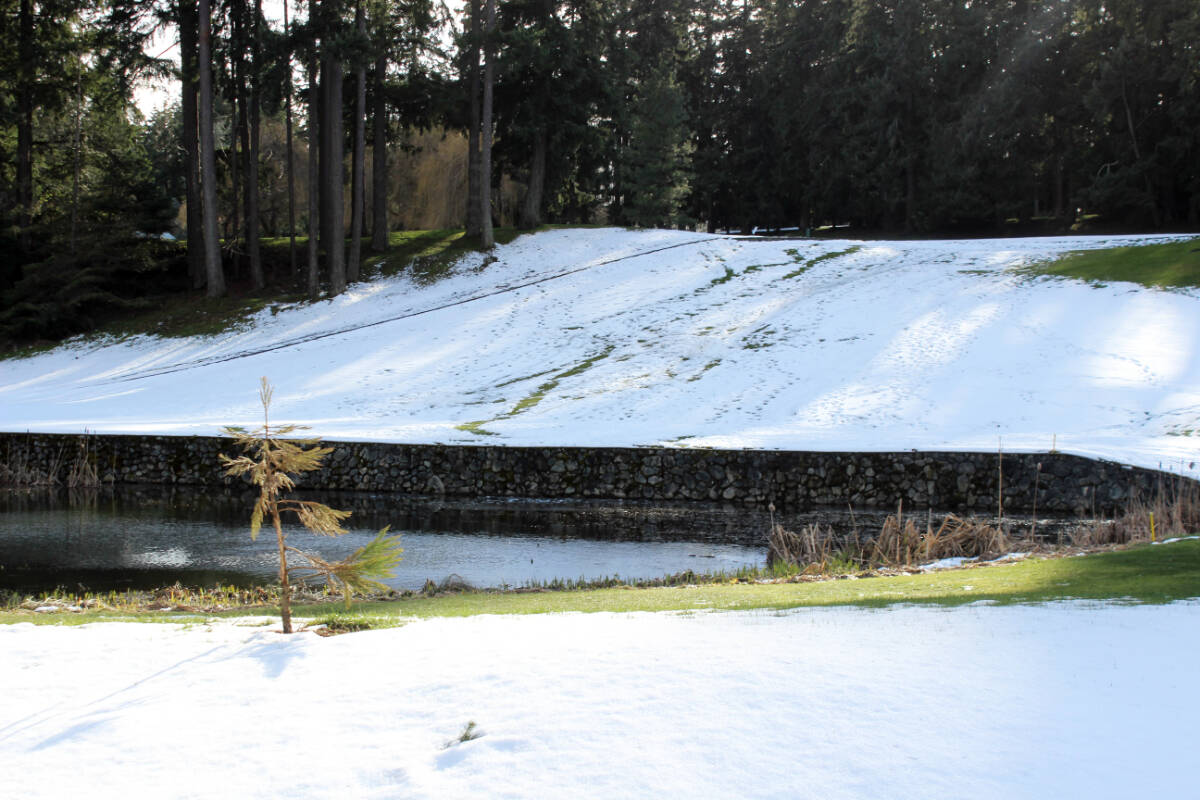 Mount Brenton Golf Course coated in a layer of snow. (Photo by Don Bodger)