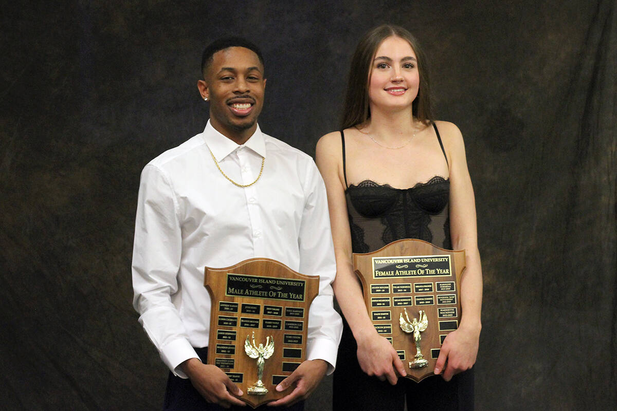 VIU Athlete of the Year award winners for 2022-23 are basketball players Tori Odom and Harriette Mackenzie. (Greg Sakaki/News Bulletin)