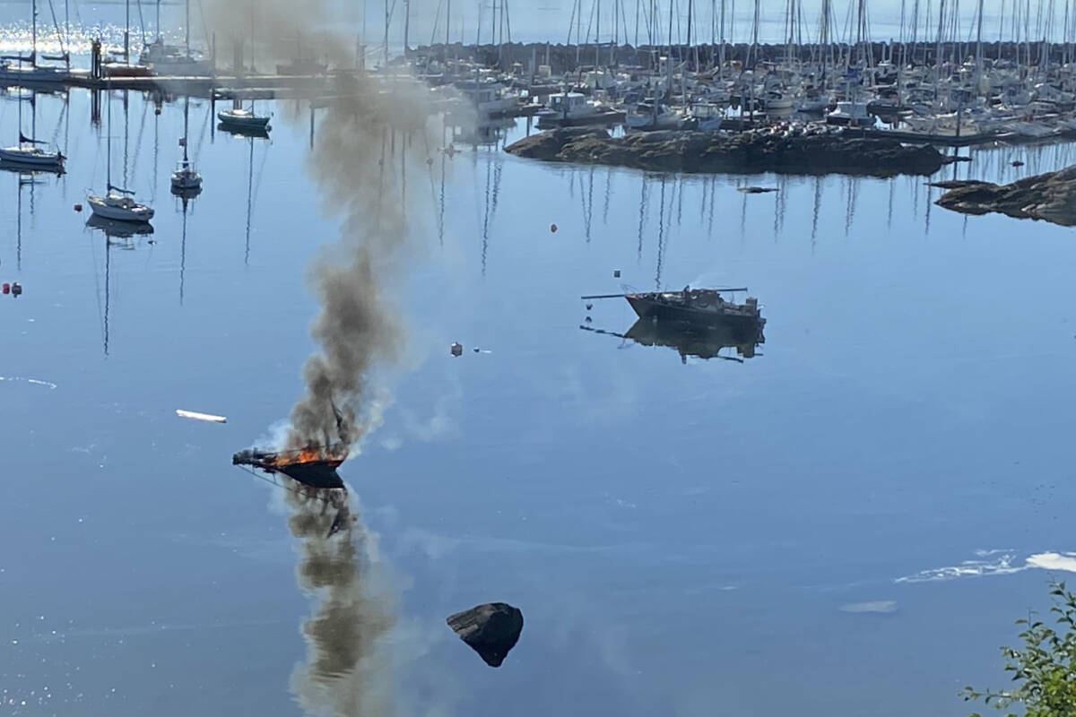 Emergency crews responded to a boat fire in Cadboro Bay. (Oak Bay Fire Department/Twitter)