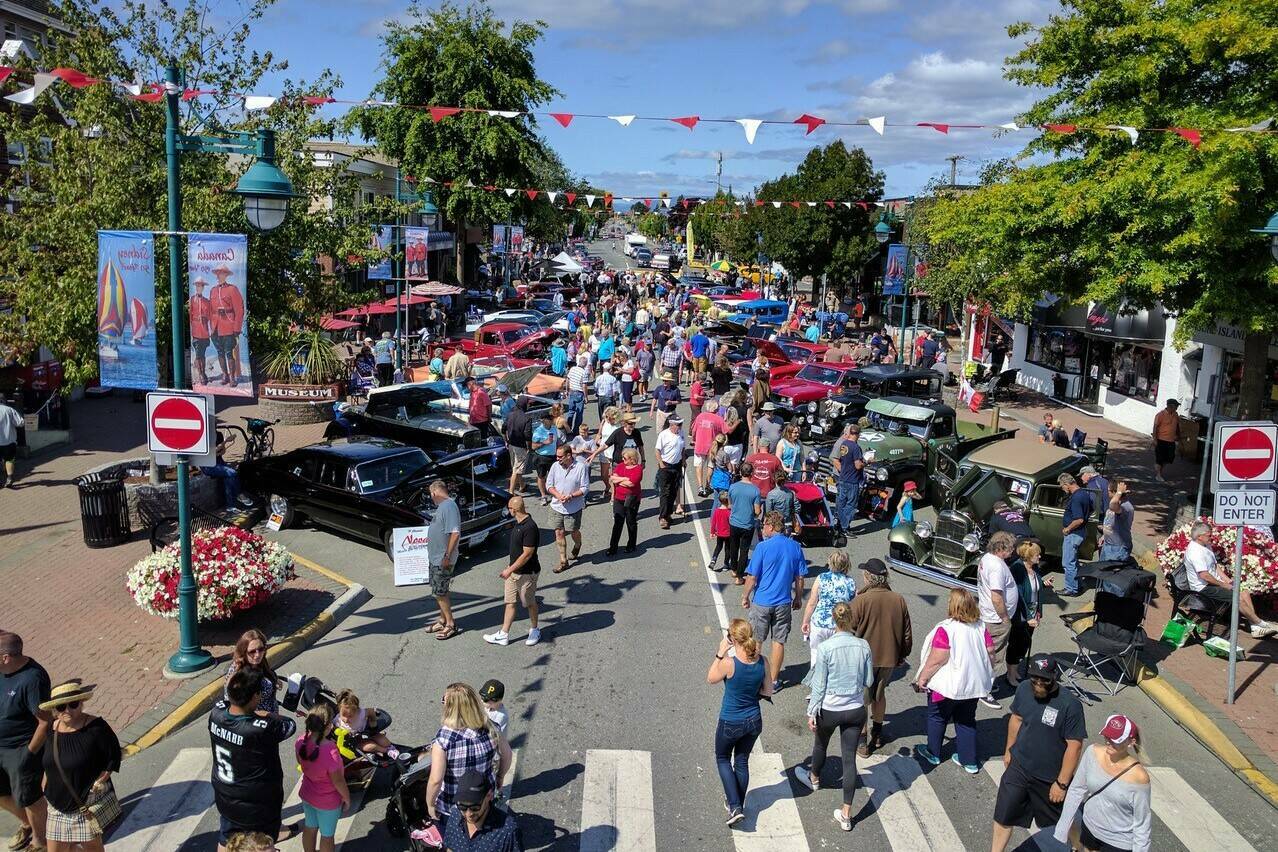 People gathered at the Torquemasters Auto Extravaganza. (Ken Coward/Contributed to Black Press Media)