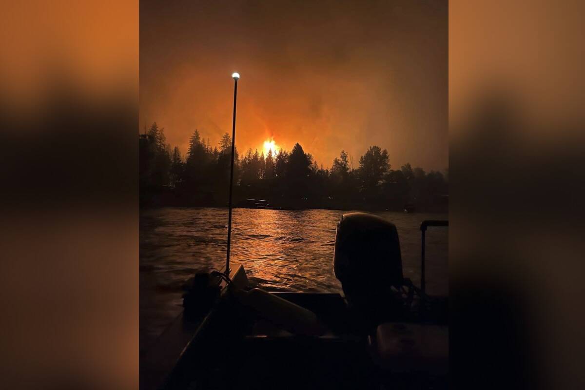 Image of the Bush Creek East wildfire. (Cory Erlandson)