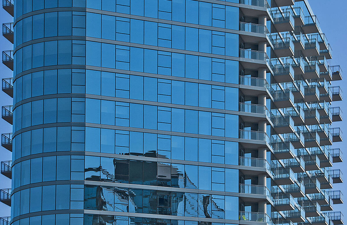 Not all rental units are getting snapped up by renters. (Ron Cogswell/Flickr)