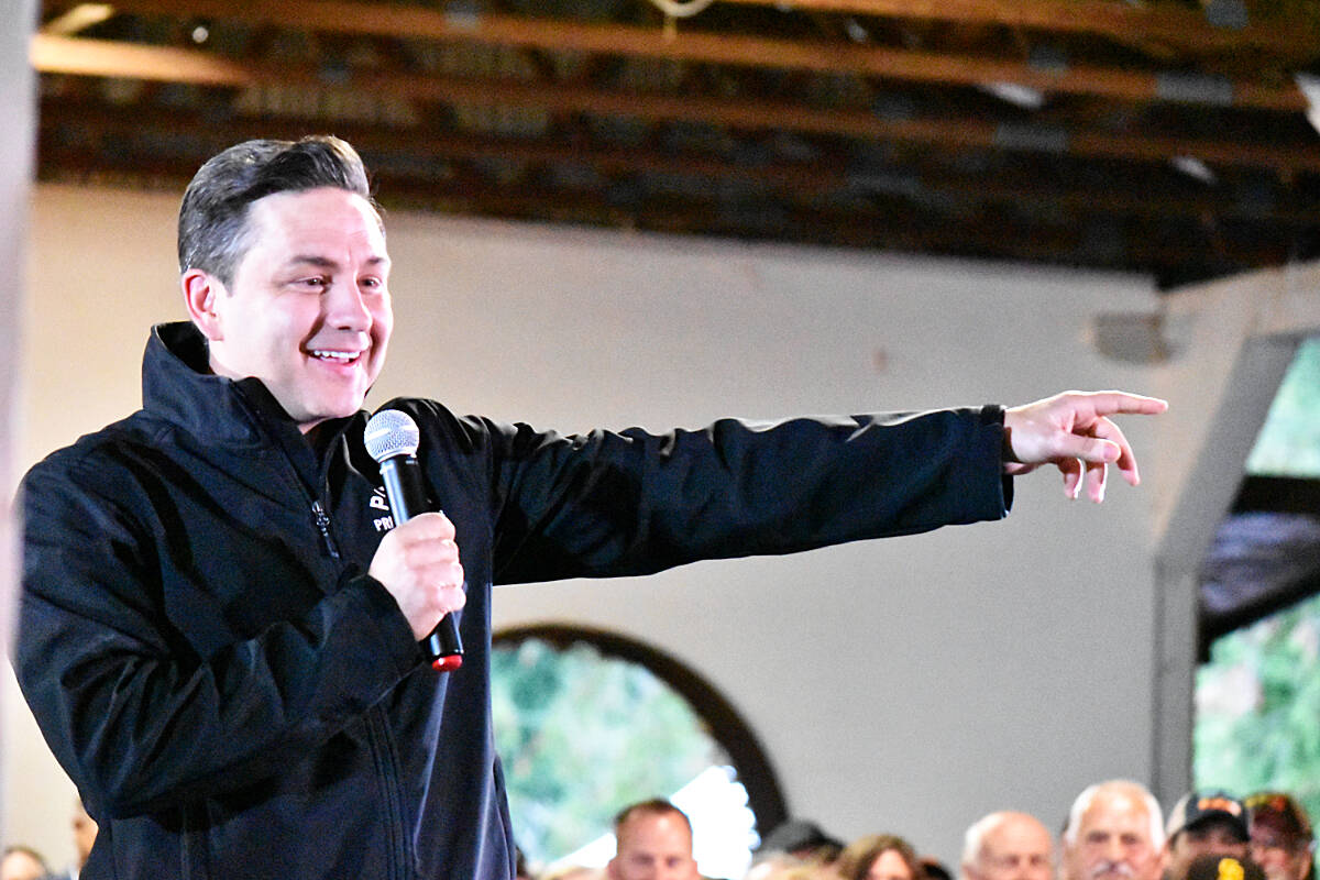 On the evening of Sept. 12, more than 1,500 supporters gathered at Pierre Poilievre’s rally in Black Creek. (Olivier Laurin / Comox Valley Record)