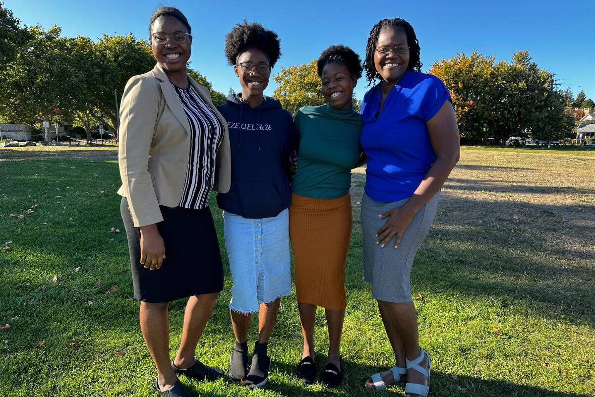 Daniellia Clunis (second from right) with her family. (Photo contributed)