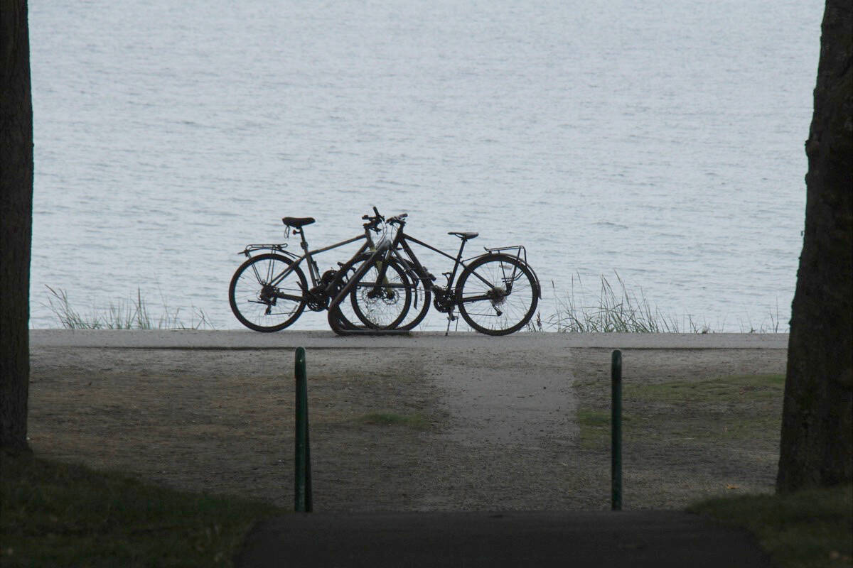 Bikes parked at Willows Beach in Oak Bay. (Christine van Reeuwk/News Staff)