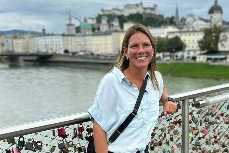 Amanda Hintzen is shown in a handout photo. Hintzen’s alcohol addiction became so severe that she sought help from a family doctor, only to be given medications for related symptoms without treatment to address the severity of the alcoholism. THE CANADIAN PRESS/HO