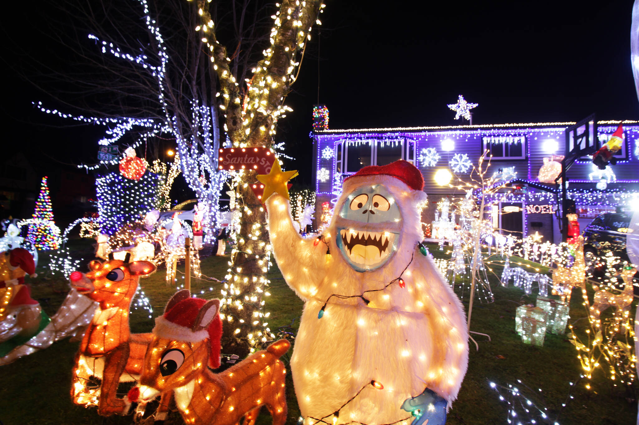FILE - The Wish Upon A Star House, located at 19367 62A Ave., wass decorated with “COVID-friendly” displays for taking pictures in December 2020. (Lauren Collins)