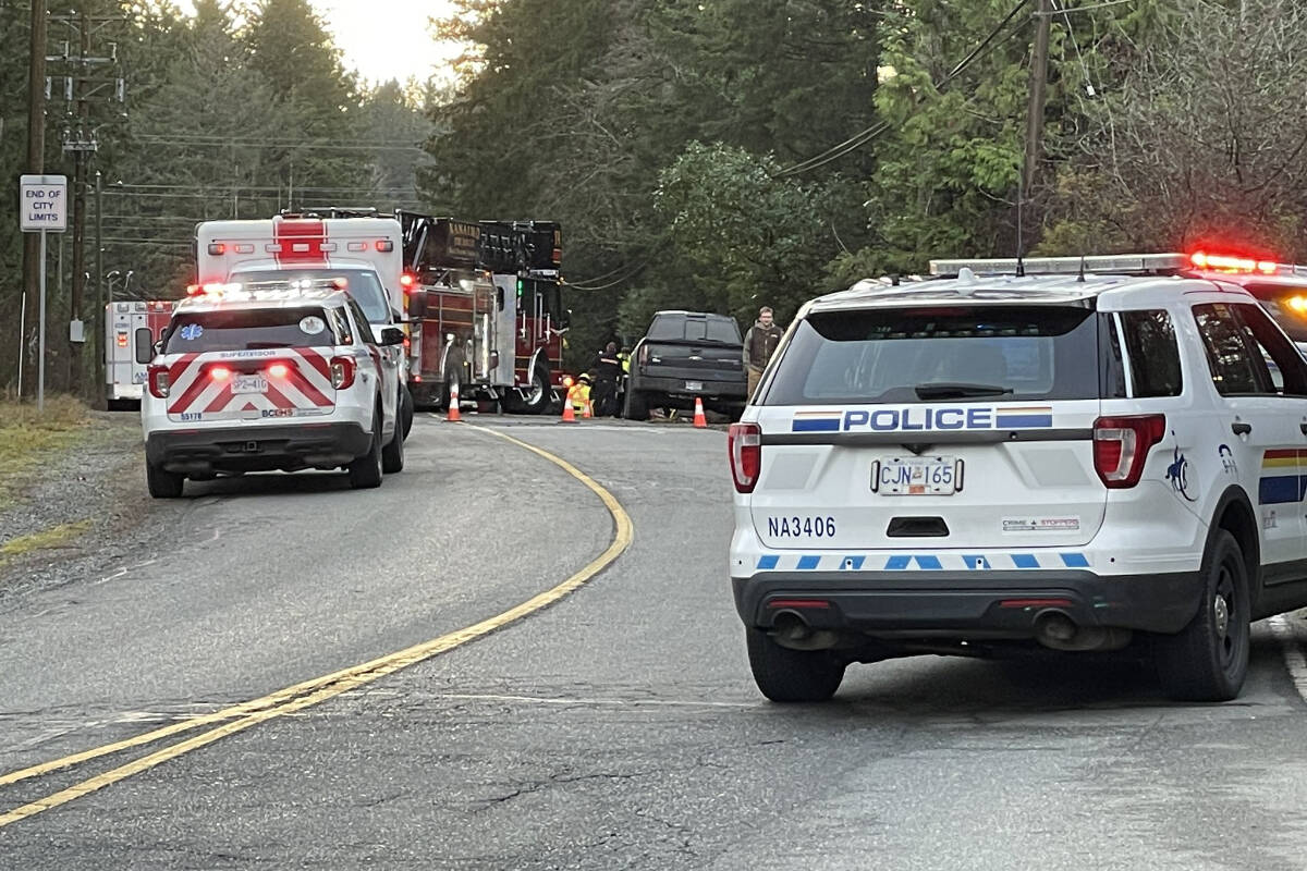 Extension Road was closed between Cinnabar and Swordfern roads on Wednesday, Dec. 7. (Chris Bush/Nanaimo Bulletin)