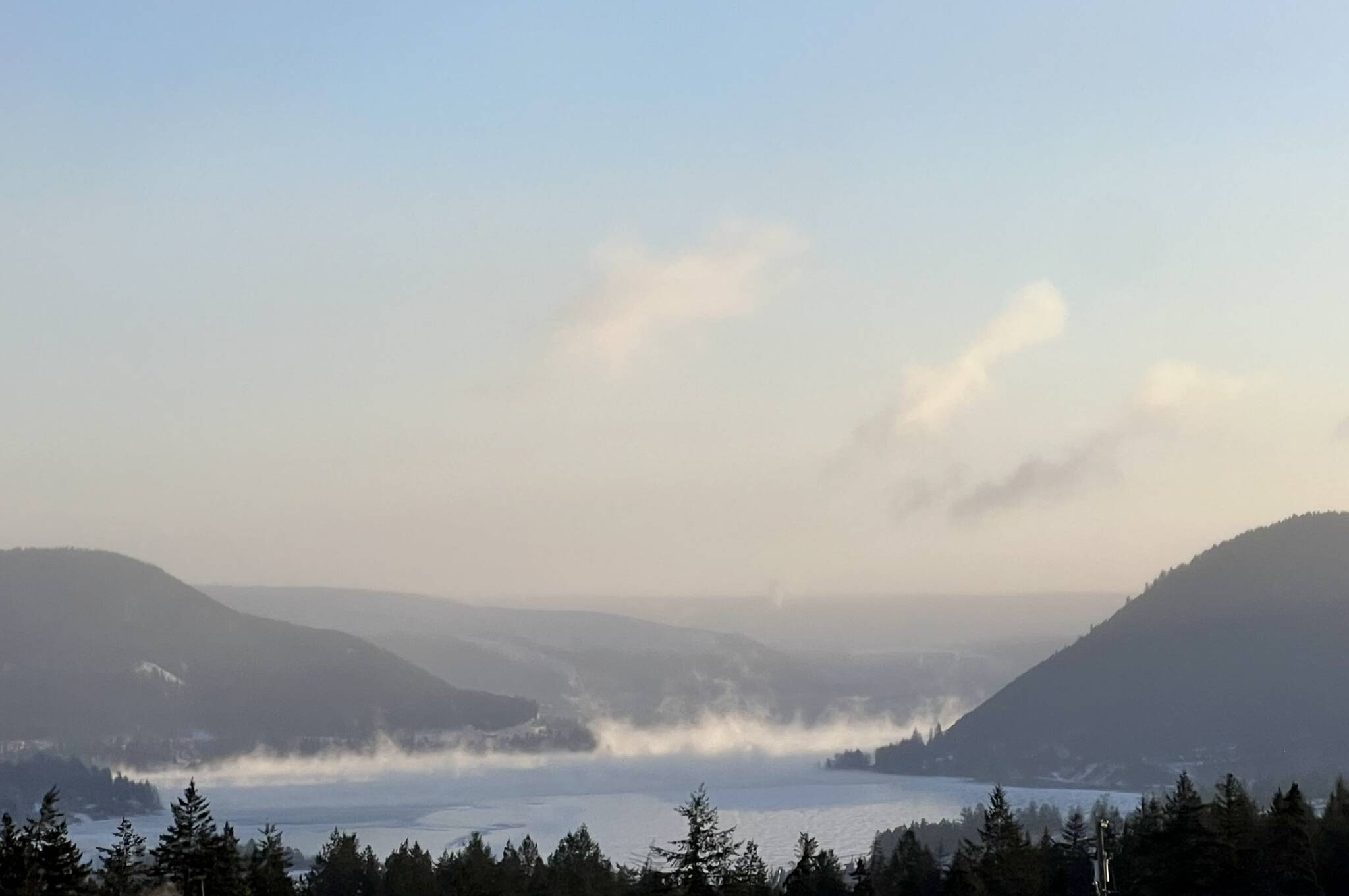 Ice is forming over Williams Lake Jan. 11. (Angie Mindus photo)