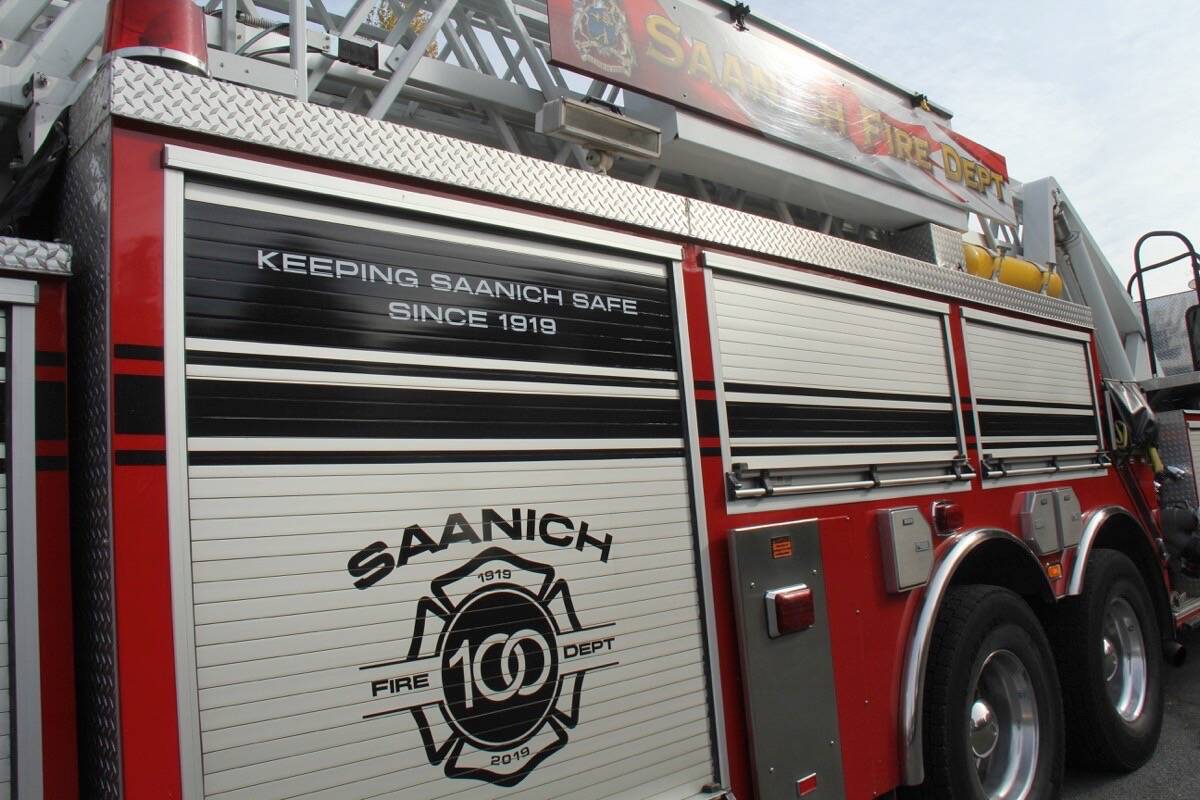 Saanich fire department attended an incident on Jan. 14. when a sister, brother and their dog had fallen through the ice at Beaver Lake. They were pulled from the water by people already at the lake. (File photo)